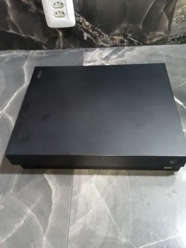Xbox one x 4k 1Tb 