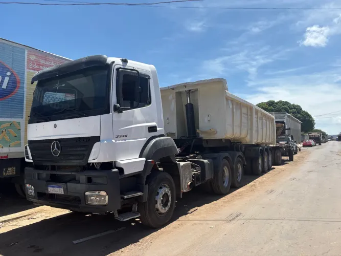Vendo conjunto ( cavalo + caçambao)