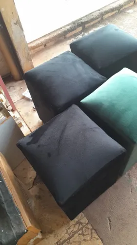 Puff 35x35x45 cor preto marrom e verde poucas peças 3 puff por 150 reais
