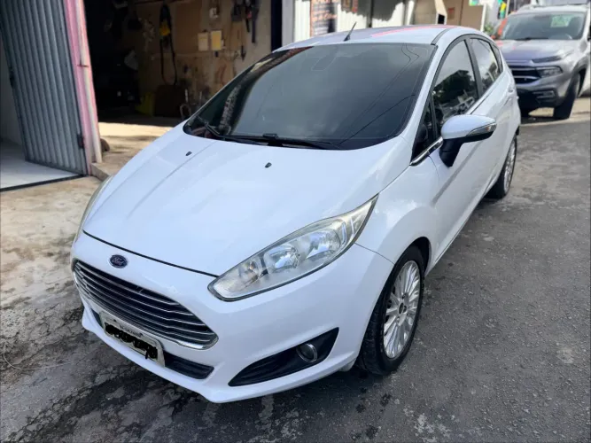 Ford Fiesta Titanium 1.6 16V Flex Mec. 2015