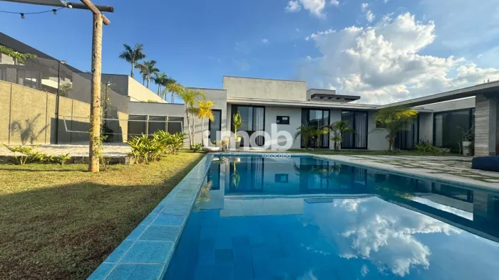 Casa Térrea MOBILIADA Quadra de Beach Tênis no Condomínio Residencial Saint Patrick Soroca