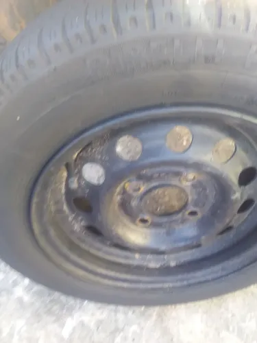 Roda aro 13 da Ford com pneu 