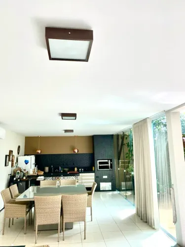 Casa em Condomínio Fechado 