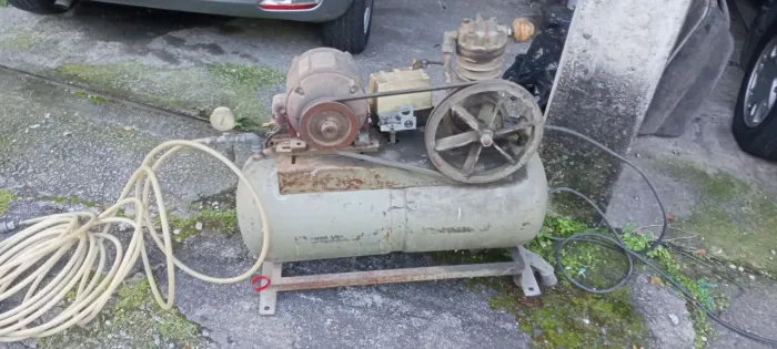 Vendo compressor de 1/2 hp trifasico