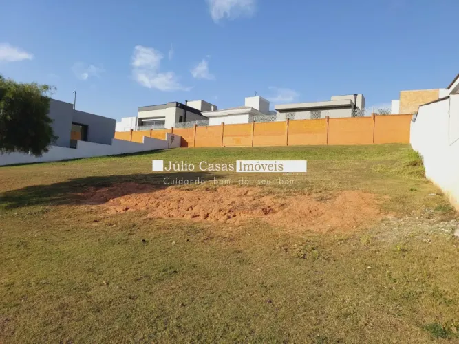 Terreno a venda em condomínio