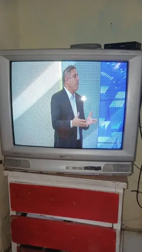 Televisão sempre Toshiba de tubo 29 polegadas com conversor