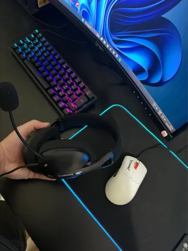 Teclado redragon fizz pro wireless  Fone havit fuxi-h3  Mouse monka wireless   400,00 tudo