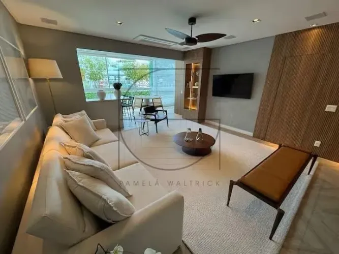 Apartamento à venda em Jurerê, Florianópolis
