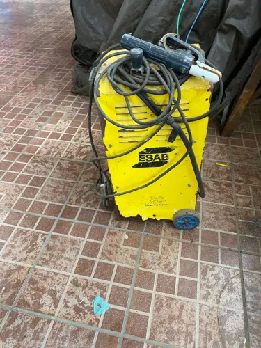 Maquina de solda ESAB 250