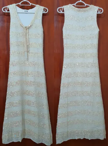 Vestido mid crochê e paetês - seminovo