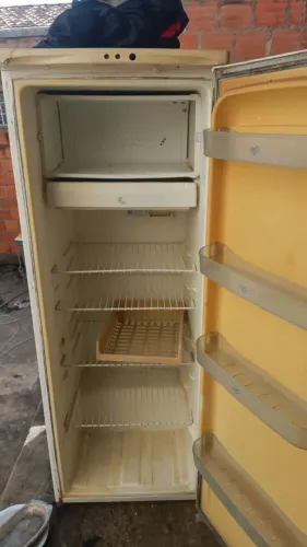 Geladeira Quebrada 