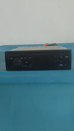 Rádio da Ford com frente removível