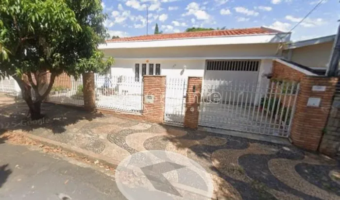 Casa com 02 quartos para locação no bairro Jardim Chapadão