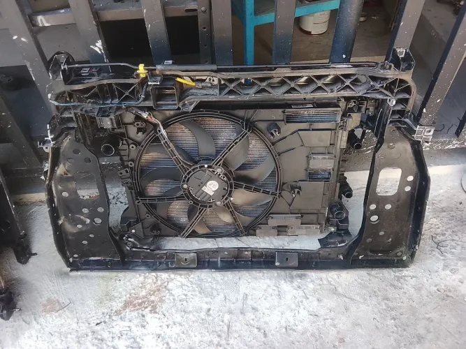 Kit radiador de Renegade 2023/25 com painel frontal