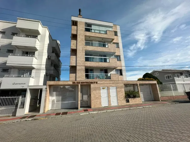 Apartamento para aluguel possui 82 metros quadrados com 3 quartos