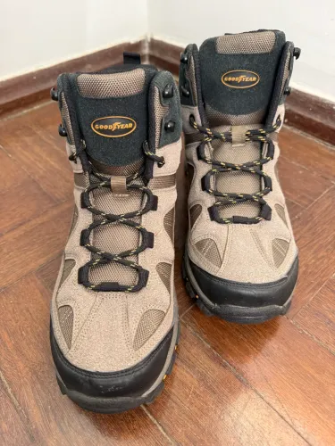 Bota Goodyear tamanho 40/41 Importada