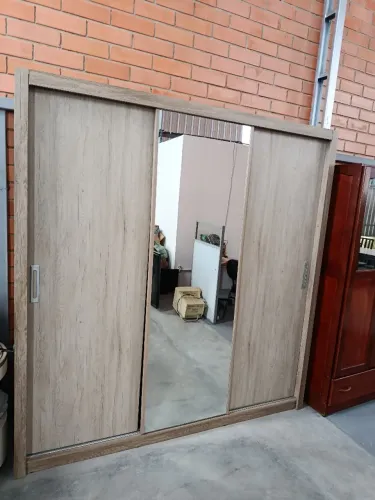 Guarda-Roupa 3 Portas + Entrega Grátis em Jaraguá