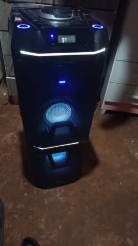 Vendo uma caixa Som   *