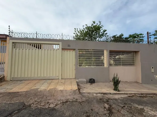 Casa a Venda no Altos do Coxipo