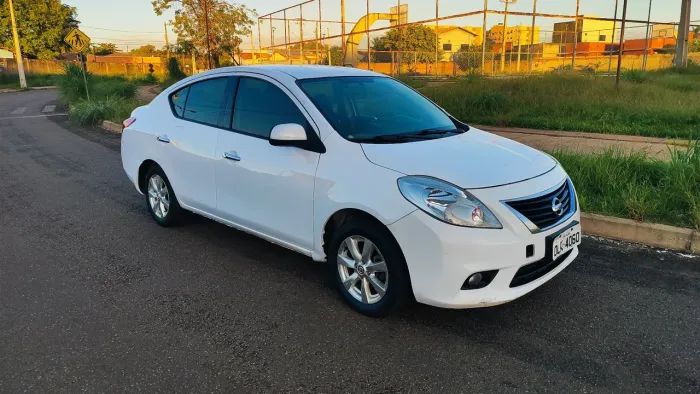 Nissan Versa SL 1.6 16V Flex Fuel 4P Mec. 2014