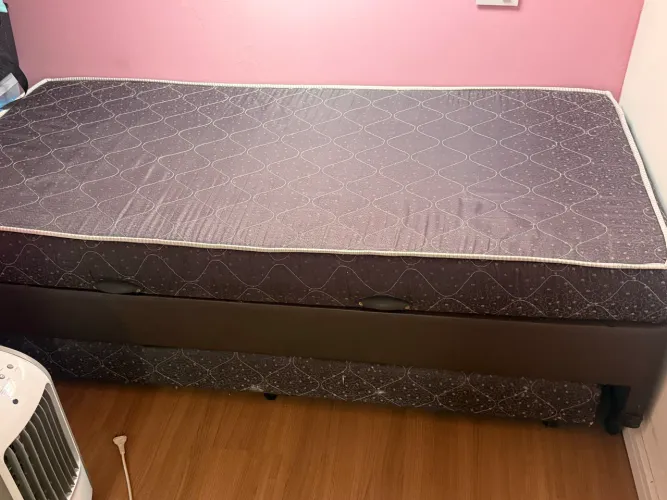Cama solteiro com bau e cama extra