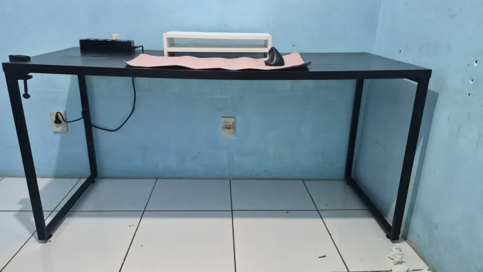Mesa Gamer Escritório (Doação - suporte de tela, Mousepad rosa e mouse ergonômico)
