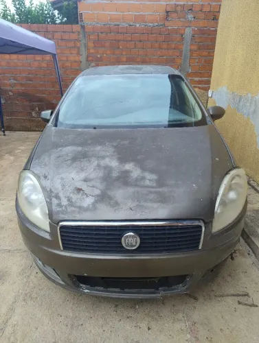 Fiat Linea Essence Dualogic 1.8 Flex 16V 4P 2013