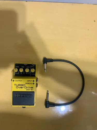 Pedal Boss Turbo Overdrive OD-2r em ótimo estado c/ cabo T-Black de 25cm
