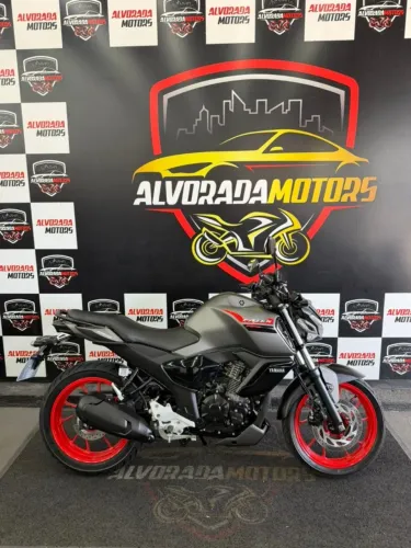 fazer 150 fz15 2025 12.624 km. Emplacada e à pronta entrega