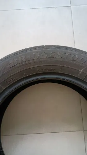 Vendo pneu brigestone original