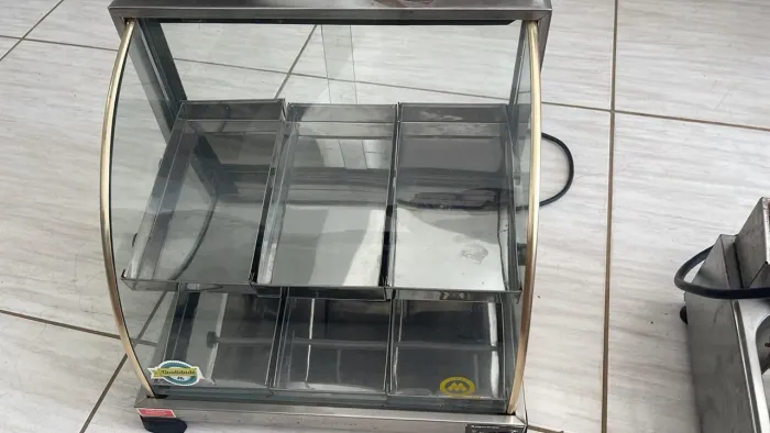 Estufa para salgados Marchesoni ótimo estado.