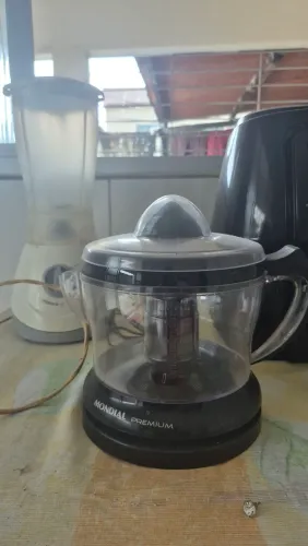 Lote de Eletrodomésticos (Air Fryer, Liquidificador e Espremedor) - Para Conserto ou Peças