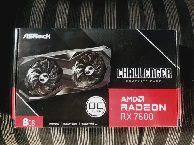 Placa de vídeo RX 7600 8GB