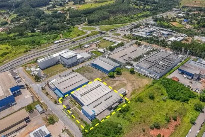 Imóvel para aluguel possui 3775 metros quadrados com 1 quarto