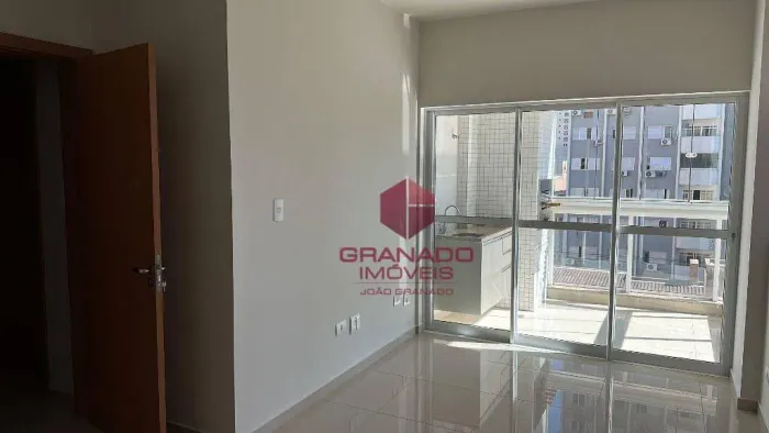 Apartamento com 3 dormitórios para alugar, 77 m² por R$ 2.800/mês - Centro - Maringá/PR