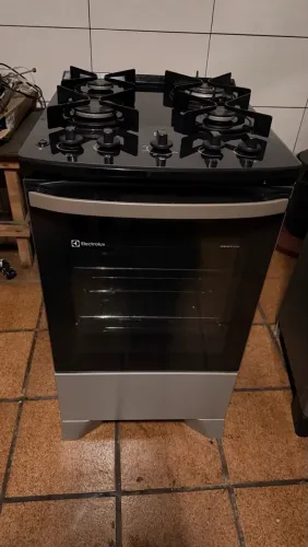 Fogão Electrolux semi novo ( Entrego)