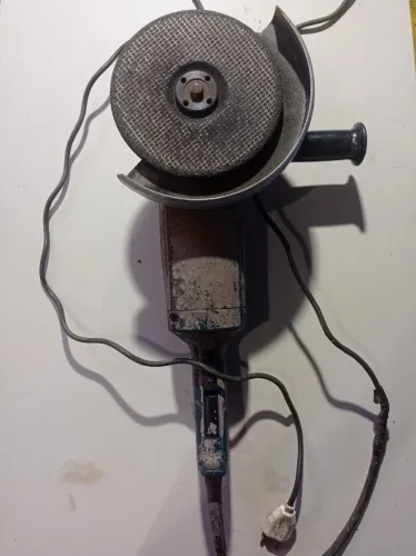 Lixadeira Bosch 9 polegadas