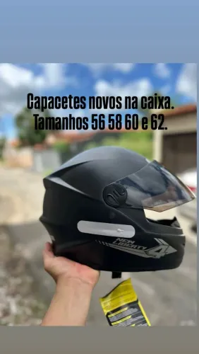 Capacetes para moto.