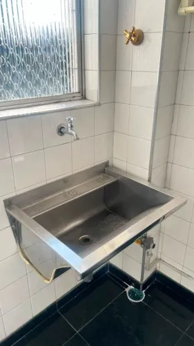 Tanque de Lavanderia em Aço Inox de Parede - Grande e Resistente