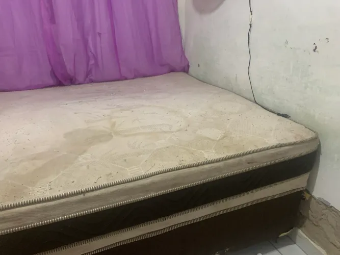 vendo colchão de cama de casal king!