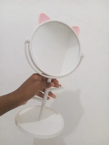 Espelho branco com orelha de gatinho