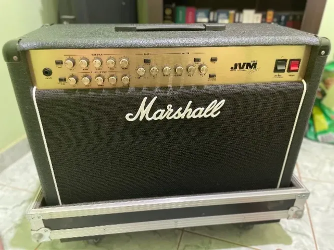 Amplificador Marshall JVM205C com CASE