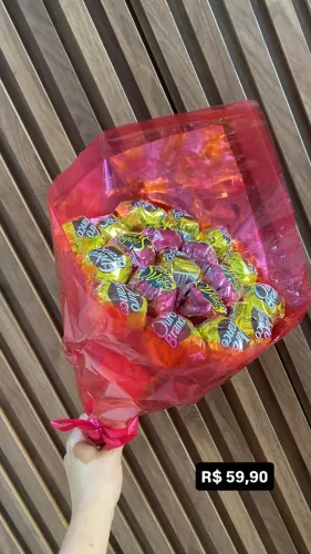 Buquês de bombom, buquês na caneca e na taça!