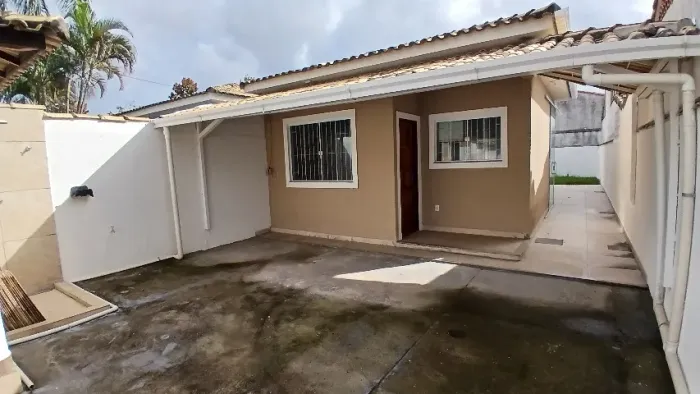 Bela Casa com Dois Quartos em Itaipuaçu