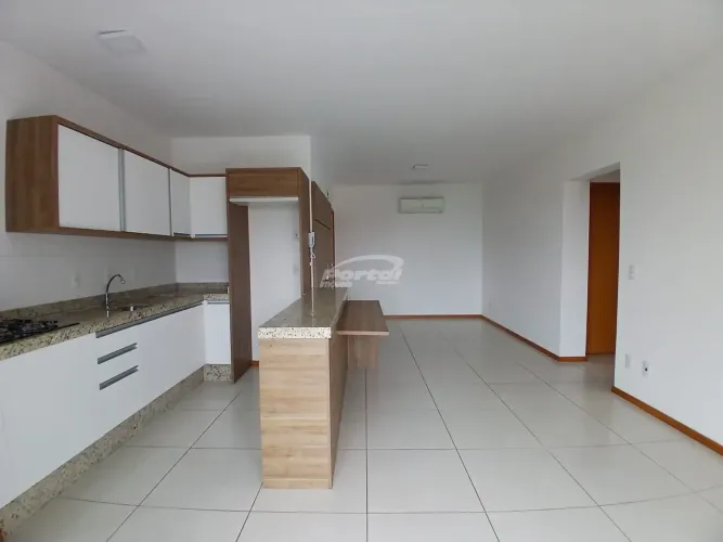 Amplo apartamento disponível para venda no bairro Escola Agrícola, Blumenau/SC.