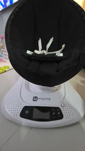 Cadeira de Balanço Mamaroo 4 moms