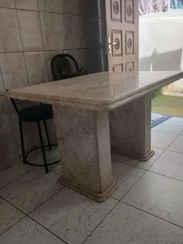 Mesa de mármore luxo.