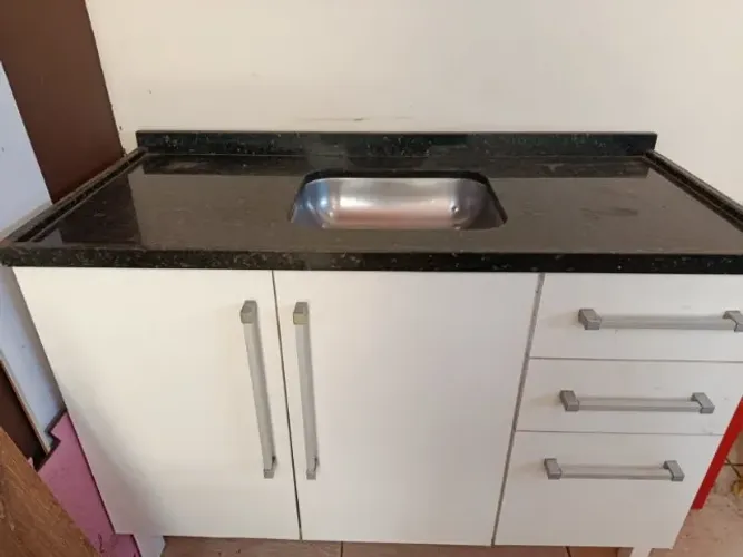 Pia de cozinha com armário