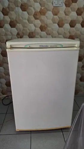 Mini geladeira 110v