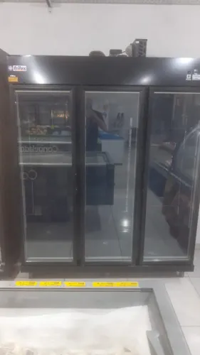 Cervejeira e geladeira